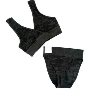 NWT Good American Women's Active Intimate Bikini Set Sports Bra Camouflage Small